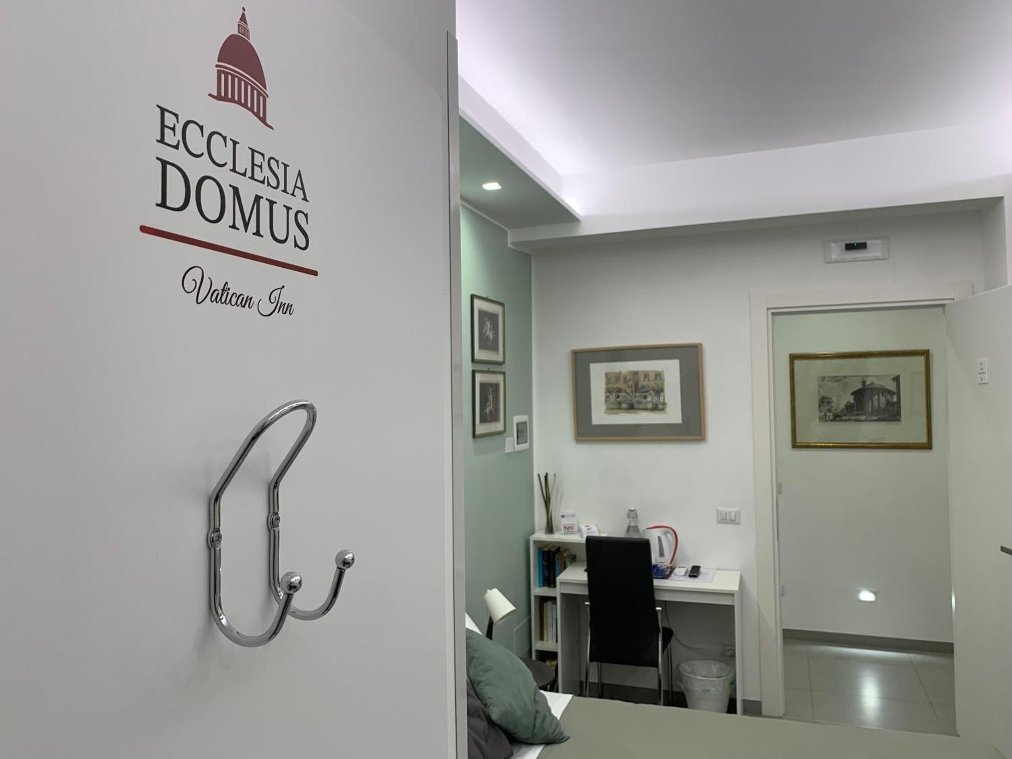 Ecclesia Domus Vatican Inn โรม ภายนอก รูปภาพ